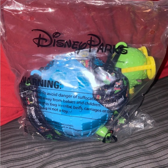 Disneyland  Turtle Sipper - Picture 5 of 6